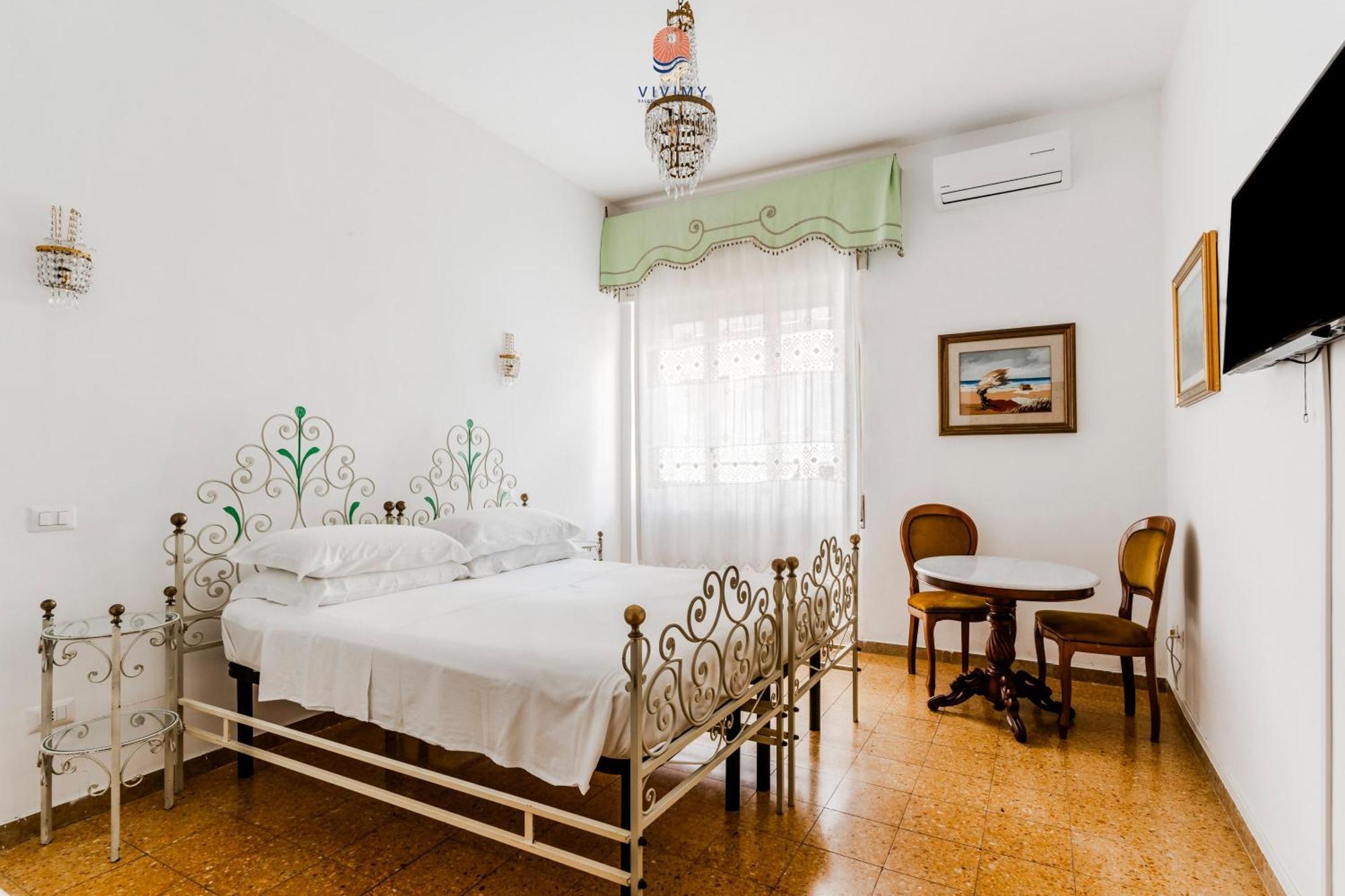 Palazzo Grassi By Vivimy Hotel Галиполи Екстериор снимка